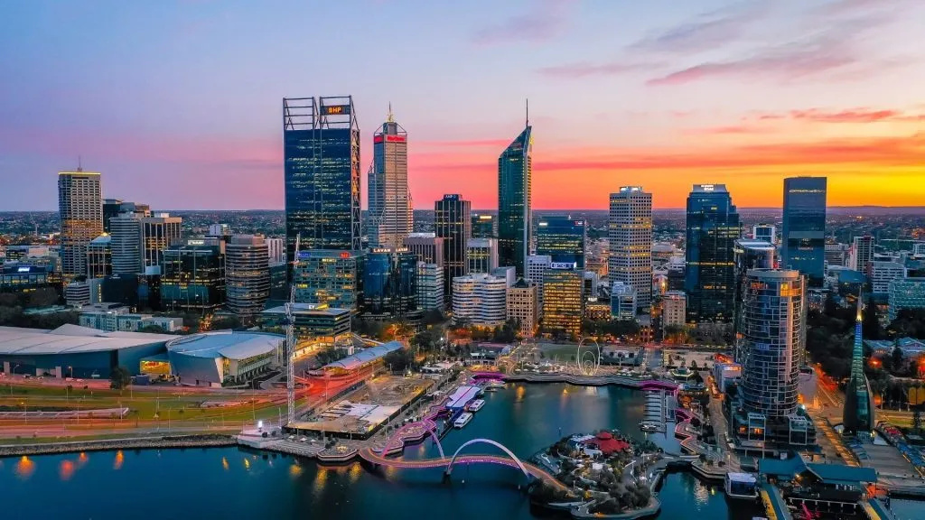 best time to travel to australia